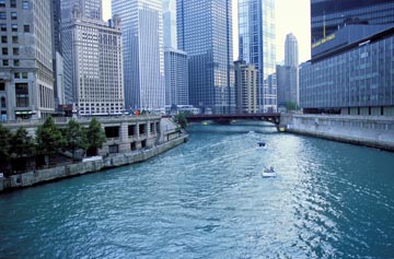 chi_riv_boat_d Chicago River in downtown Chicago
